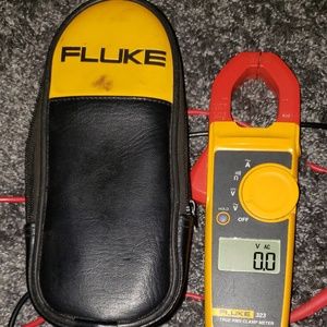 Fluke 323 Meter
